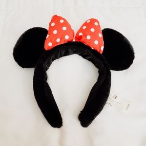 Minnie Mouse ears